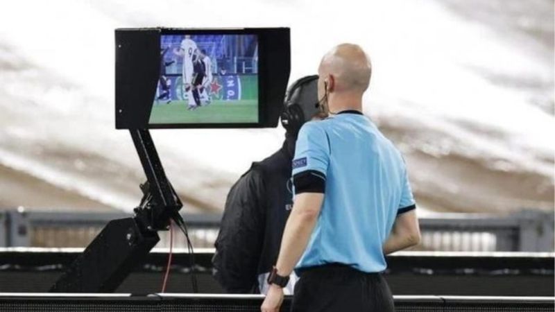 Công Nghệ VAR Là Gì Và Những Pha Bóng Thay Đổi Kết Quả